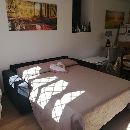 La Casa Del Borgo-Intero Appartamento Latina Kültér fotó