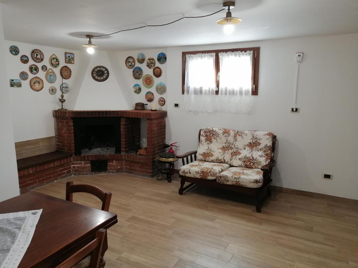 La Casa Del Borgo-Intero Appartamento Latina Kültér fotó