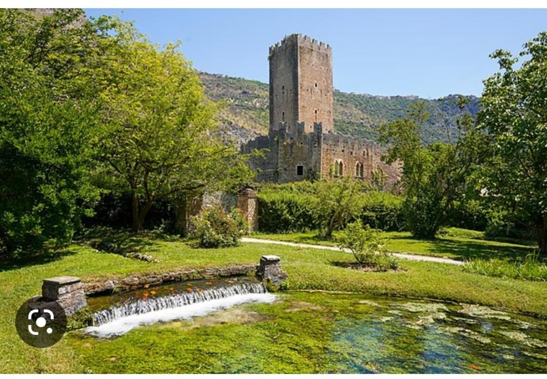 La Casa Del Borgo-Intero Appartamento Latina Kültér fotó
