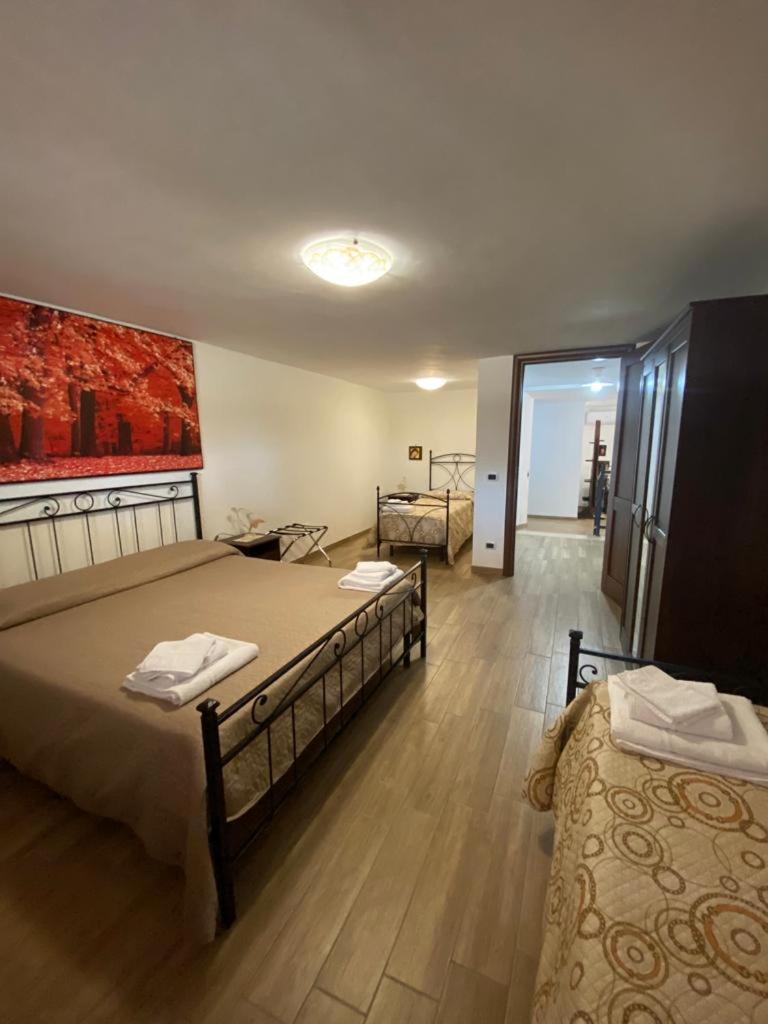 La Casa Del Borgo-Intero Appartamento Latina Kültér fotó