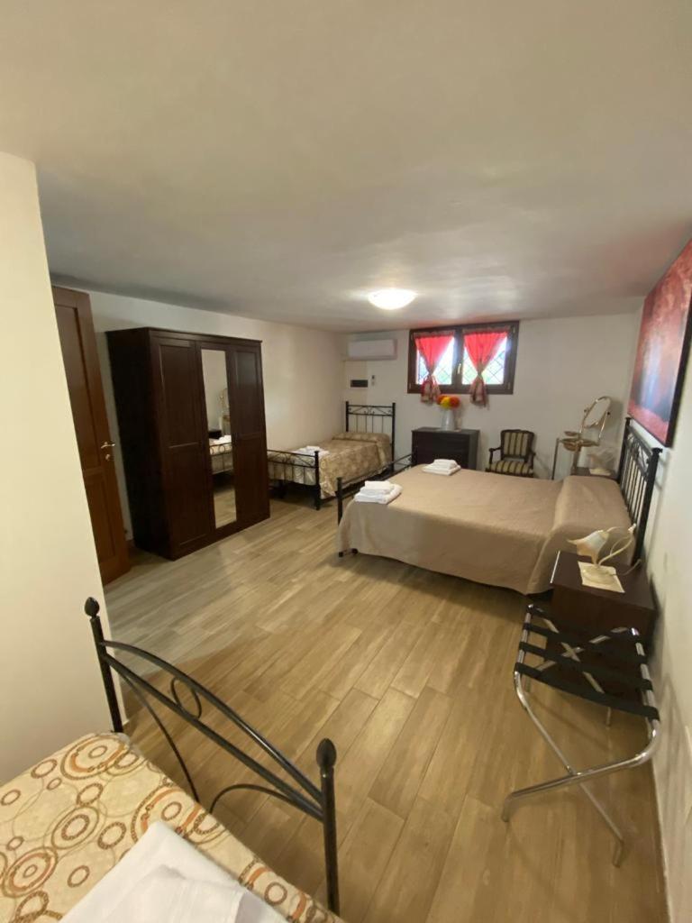 La Casa Del Borgo-Intero Appartamento Latina Kültér fotó