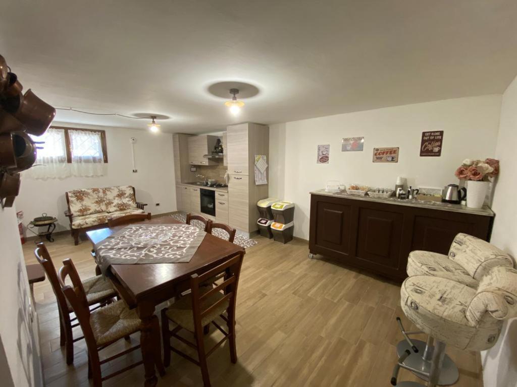 La Casa Del Borgo-Intero Appartamento Latina Kültér fotó